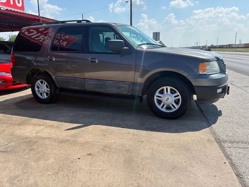 Used 2005 Ford Expedition XLT AWD/4WD image 14