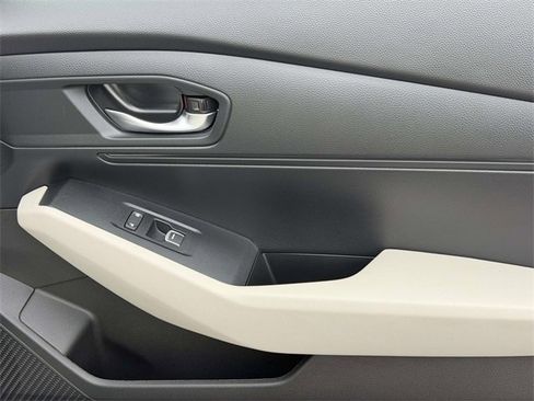 Used 2025 Honda Accord LX image 6