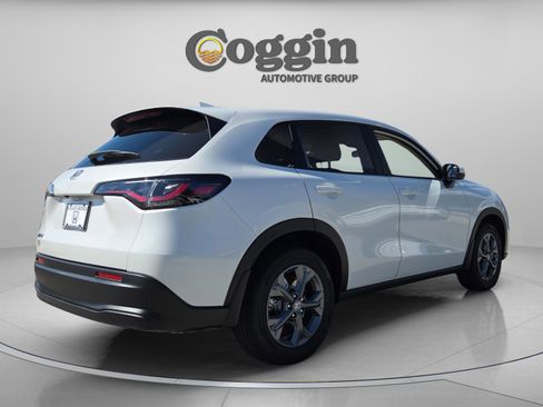 New 2026 Honda HR-V LX image 5