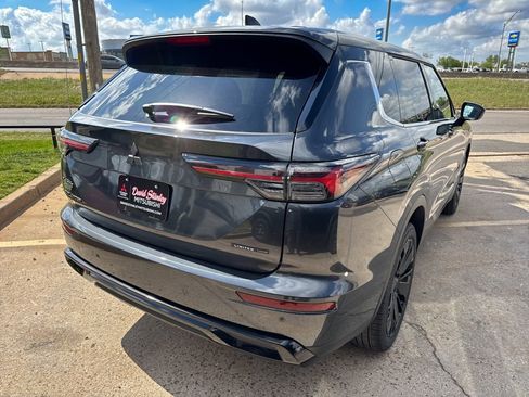 New 2026 Mitsubishi Outlander LE FWD image 4