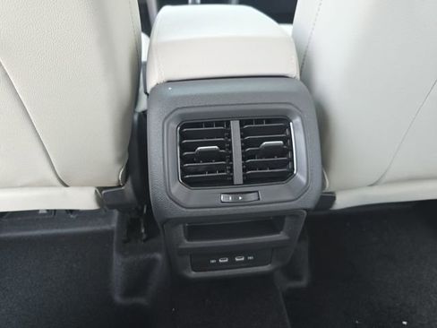 New 2026 Volkswagen Taos SE FWD image 16