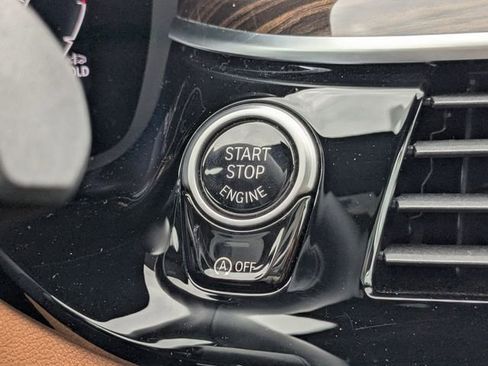 Used 2023 BMW 530i w/ Convenience Package image 32