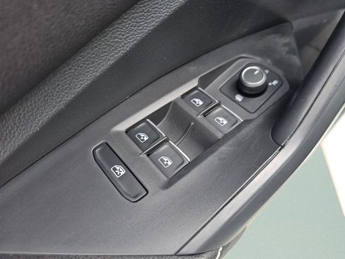 Used 2025 Volkswagen Jetta Sport FWD image 27