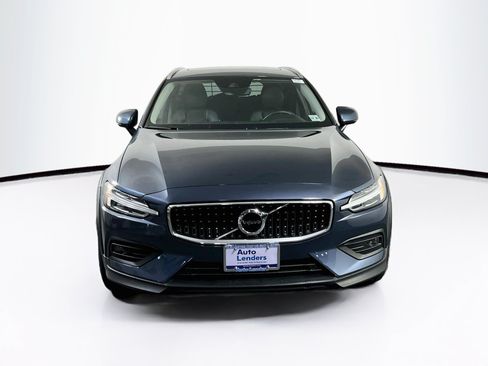 Used 2021 Volvo V60 T5 Cross Country w/ Climate Package AWD/4WD image 2
