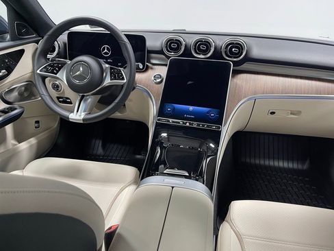 Used 2025 Mercedes-Benz C 300 4MATIC Sedan image 29