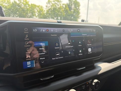 Used 2025 Jeep Gladiator Sport AWD/4WD image 31