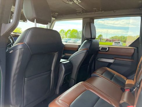 Used 2022 Ford Bronco Outer Banks w/ Sasquatch Package AWD/4WD image 32