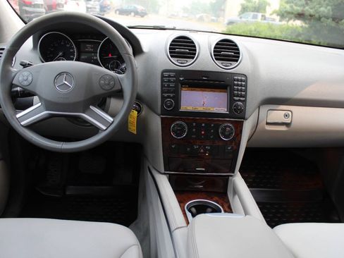 Used 2010 Mercedes-Benz ML 350 BlueTEC 4MATIC image 21