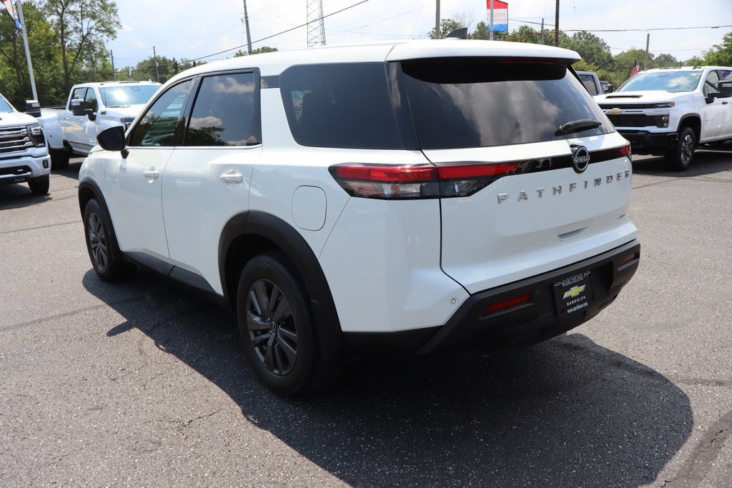Used 2023 Nissan Pathfinder S AWD/4WD image 3