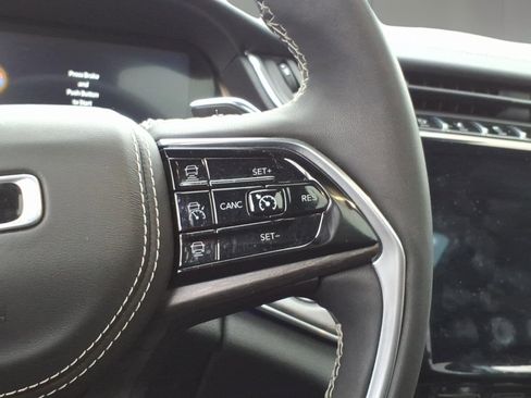 Used 2023 Jeep Grand Cherokee L Overland image 18