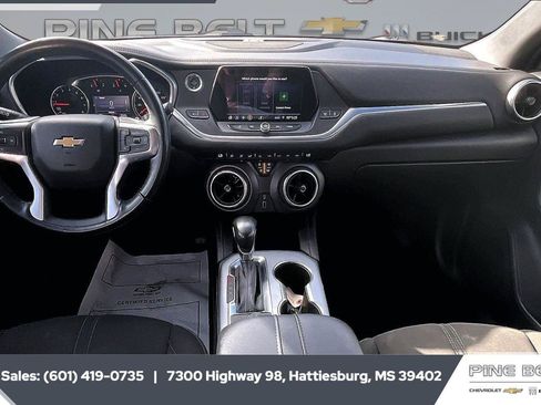 Used 2020 Chevrolet Blazer LT FWD image 13