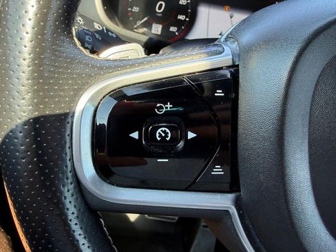 Used 2018 Volvo XC60 T6 R-Design w/ Convenience Package AWD/4WD image 19