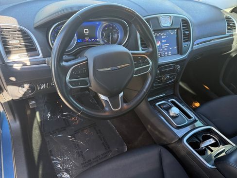 Used 2021 Chrysler 300 Touring w/ Driver Convenience Group image 15