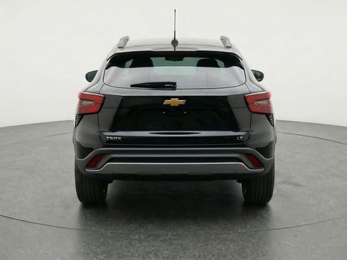 Used 2025 Chevrolet Trax LT FWD image 7