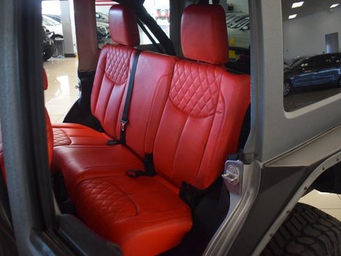 Used 2018 Jeep Wrangler Unlimited Sport S image 59