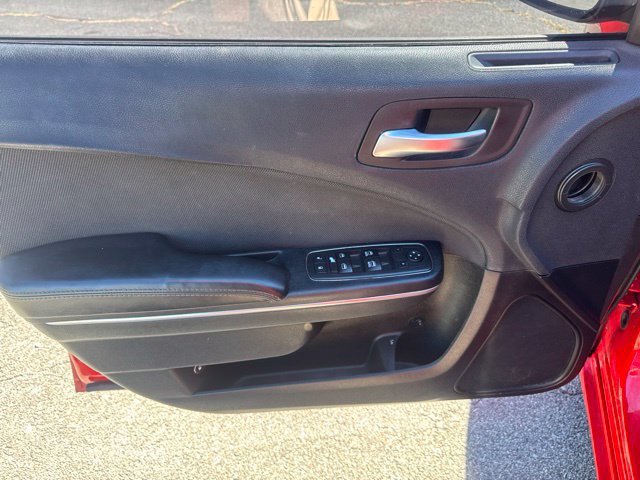 Used 2017 Dodge Charger SE RWD image 14