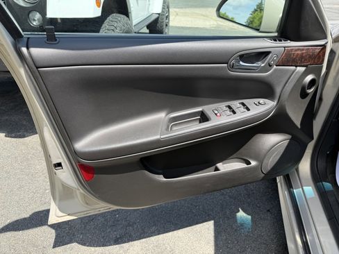 Used 2012 Chevrolet Impala LT FWD image 15