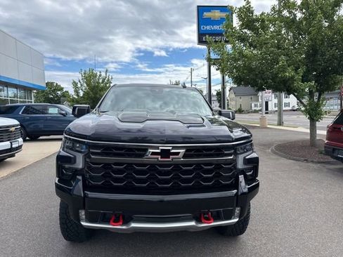 Used 2024 Chevrolet Silverado 1500 ZR2 w/ Technology Package AWD/4WD image 3