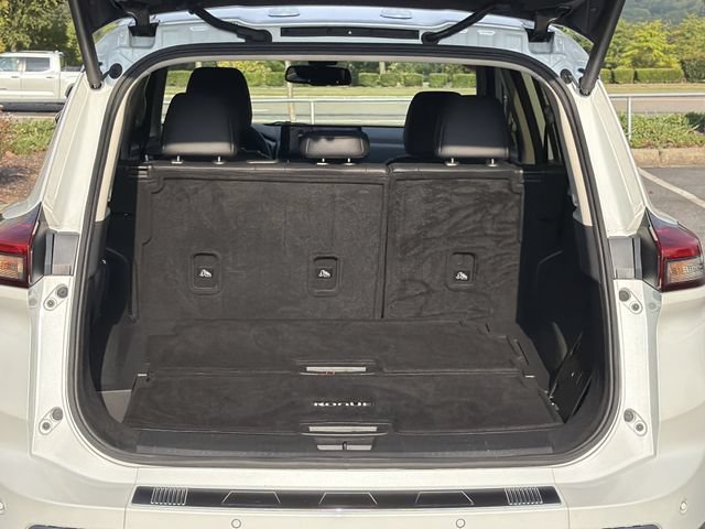 Certified 2025 Nissan Rogue SL w/ Tech Package FWD image 20