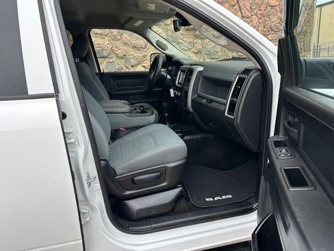 Used 2018 RAM 2500 Tradesman w/ Chrome Appearance Group image 28