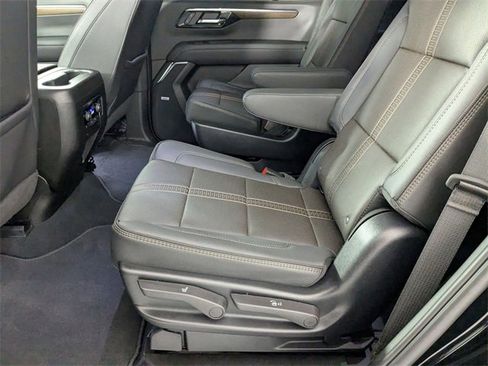 Used 2025 Chevrolet Tahoe High Country image 29