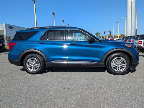 Certified 2021 Ford Explorer XLT w/ Equipment Group 202A image 3