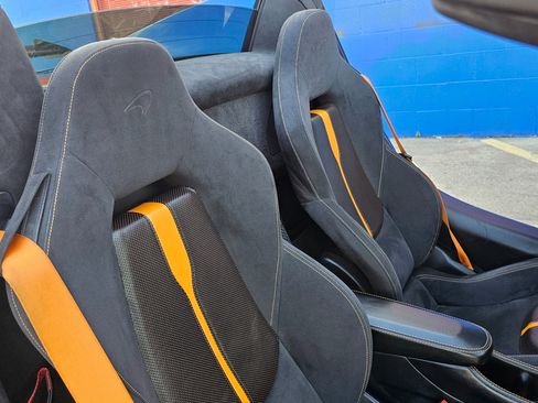 Used 2019 McLaren 570S Spider image 38