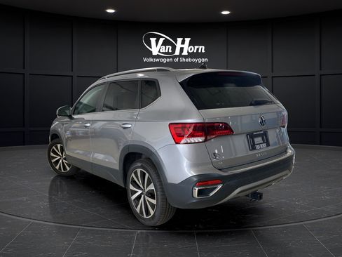 Used 2022 Volkswagen Taos SE AWD/4WD image 5
