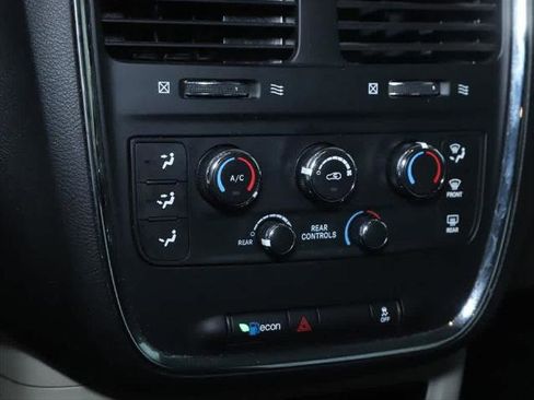 Certified 2019 Dodge Grand Caravan SE FWD image 26
