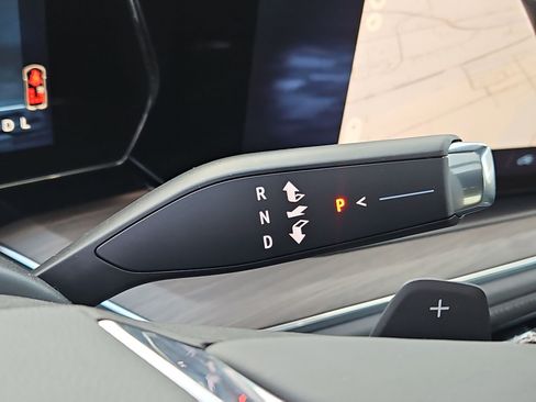 New 2026 Chevrolet Suburban Z71 w/ Z71 Off-Road Package image 14