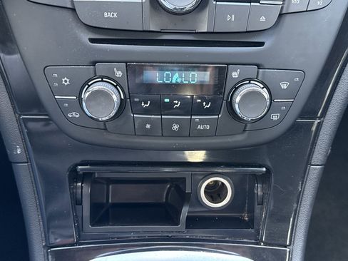 Used 2013 Buick Regal Leather image 24