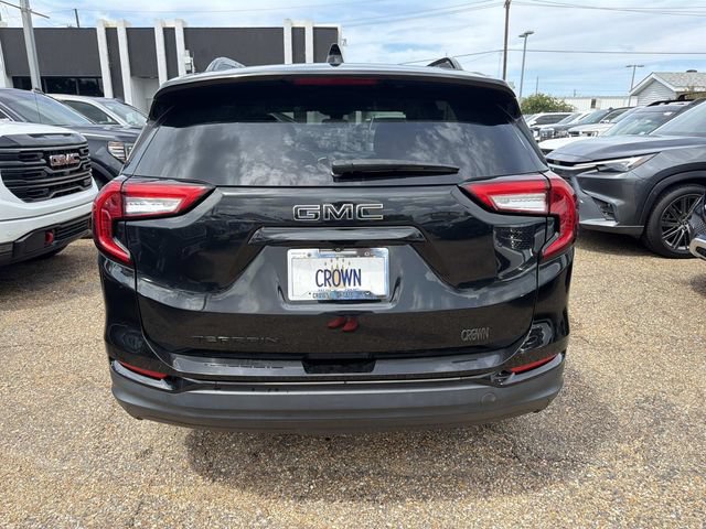 Used 2024 GMC Terrain SLT w/ Elevation Edition FWD image 8