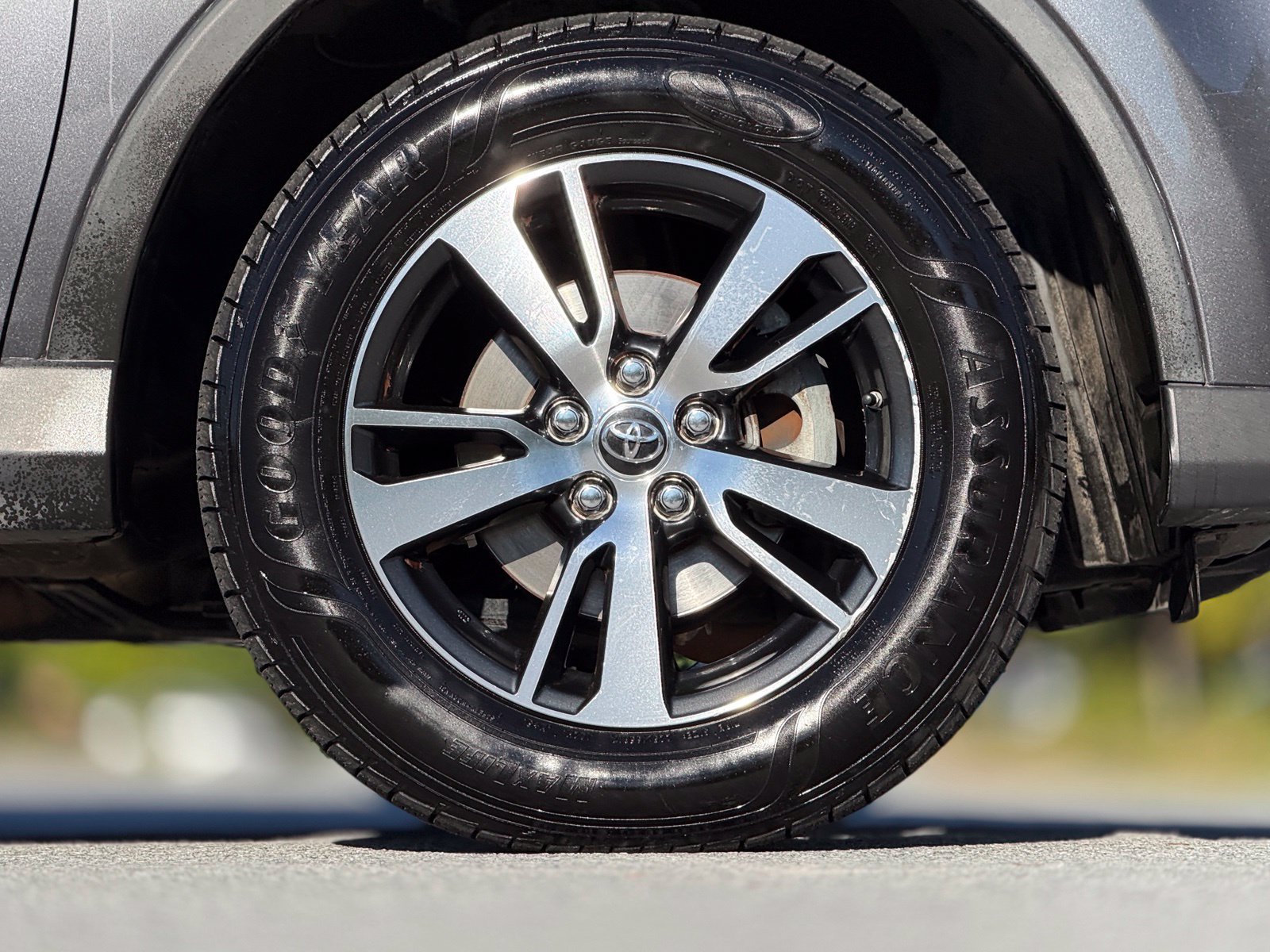 Used 2017 Toyota RAV4 XLE FWD image 21