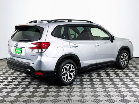 Used 2023 Subaru Forester Premium AWD/4WD image 8