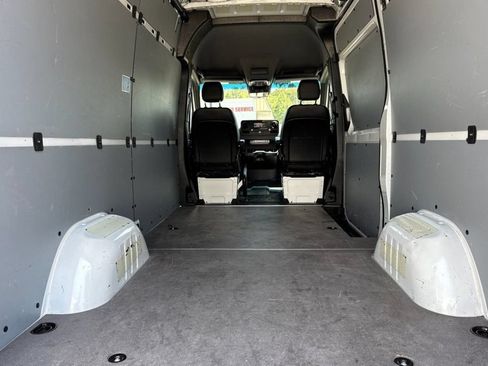 Used 2024 Mercedes-Benz Sprinter 2500 image 19