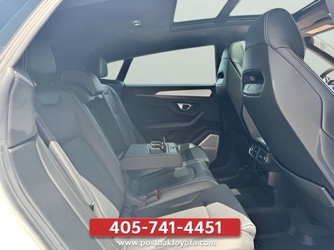 Used 2020 Lamborghini Urus AWD/4WD image 42