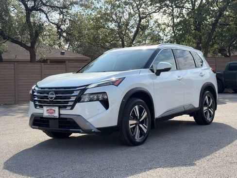 Used 2025 Nissan Rogue SL w/ SL Premium Package image 7