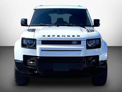 Used 2025 Land Rover Defender 110 X-Dynamic SE AWD/4WD image 2