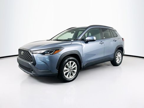 Used 2022 Toyota Corolla Cross LE FWD image 3