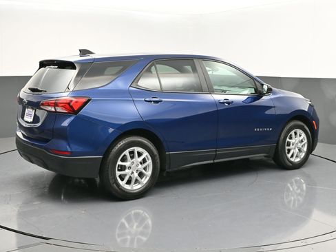 Used 2022 Chevrolet Equinox LS w/ LS Convenience Package image 7