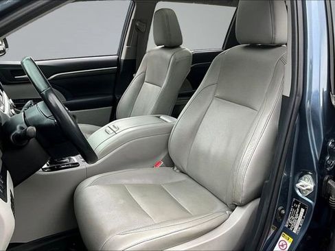 Used 2019 Toyota Highlander Limited Platinum w/ Protection Package #3 AWD/4WD image 21