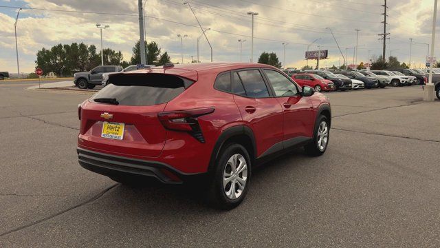 Used 2026 Chevrolet Trax LS FWD image 8