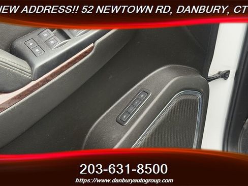 Used 2019 GMC Yukon XL SLT AWD/4WD image 11