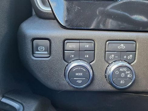 Used 2022 GMC Sierra 1500 Elevation w/ LPO, Elevation Black Package image 27