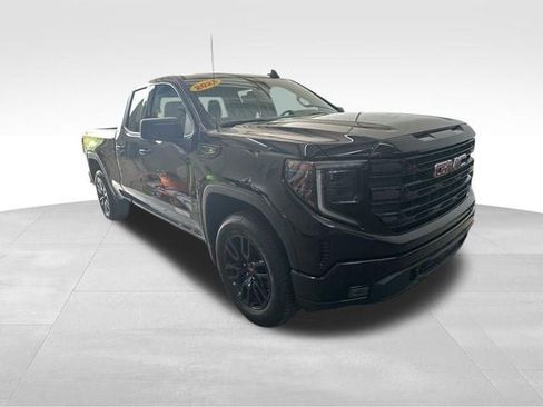 Used 2025 GMC Sierra 1500 Elevation AWD/4WD image 3