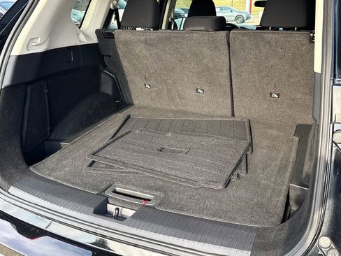 Used 2024 Nissan Rogue S image 11