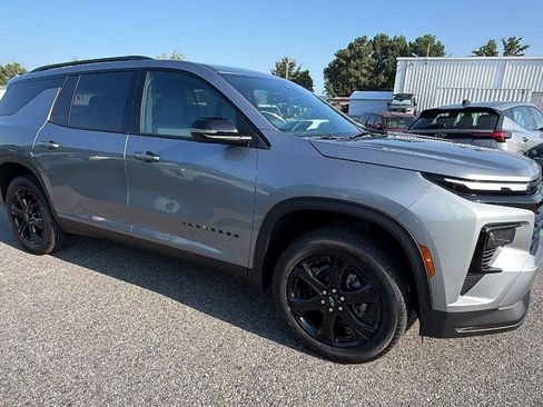 New 2027 Chevrolet Traverse LT w/ Midnight/Sport Edition FWD image 6