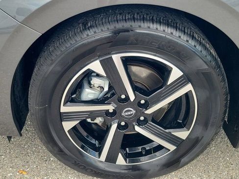 Used 2025 Nissan Sentra SV image 11