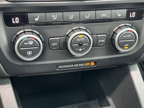 Used 2014 Volkswagen Jetta GLI Autobahn FWD image 20
