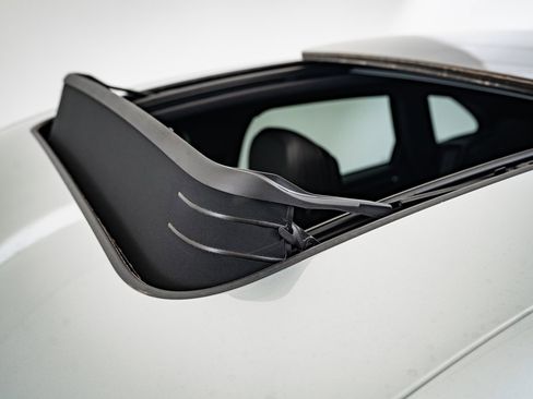 Used 2025 Porsche Macan image 13